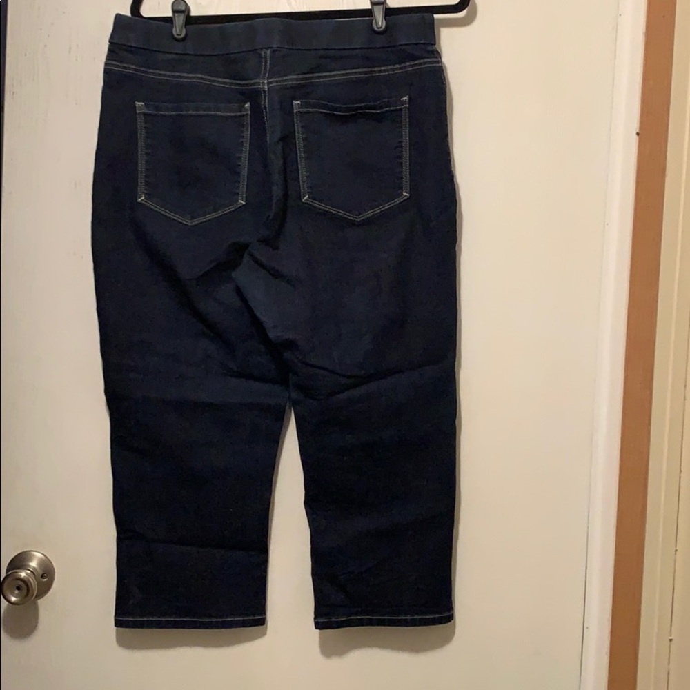Lee style up Capri pants.